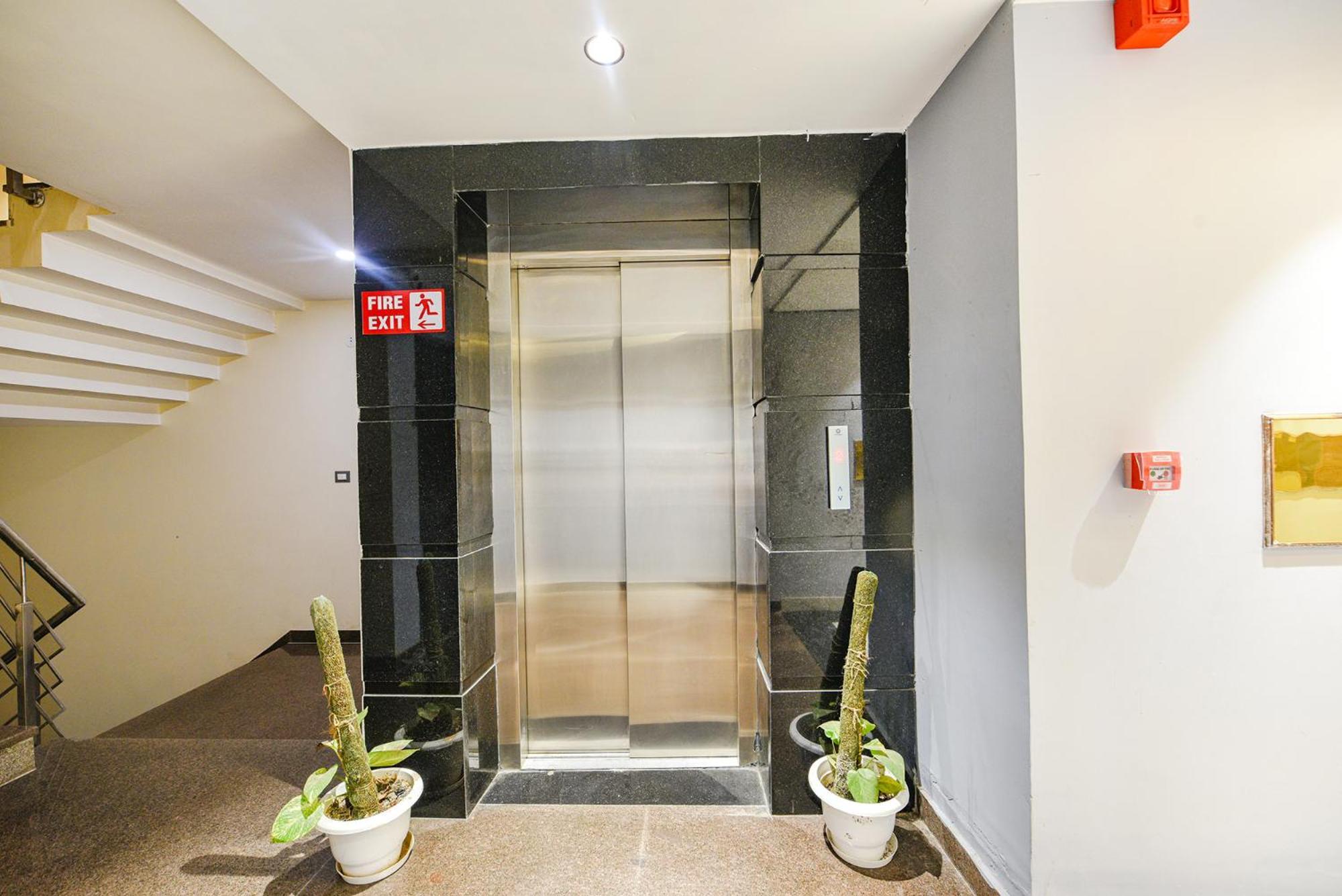 Fabhotel Prime Apple Tree Residency Neu-Delhi Exterior foto